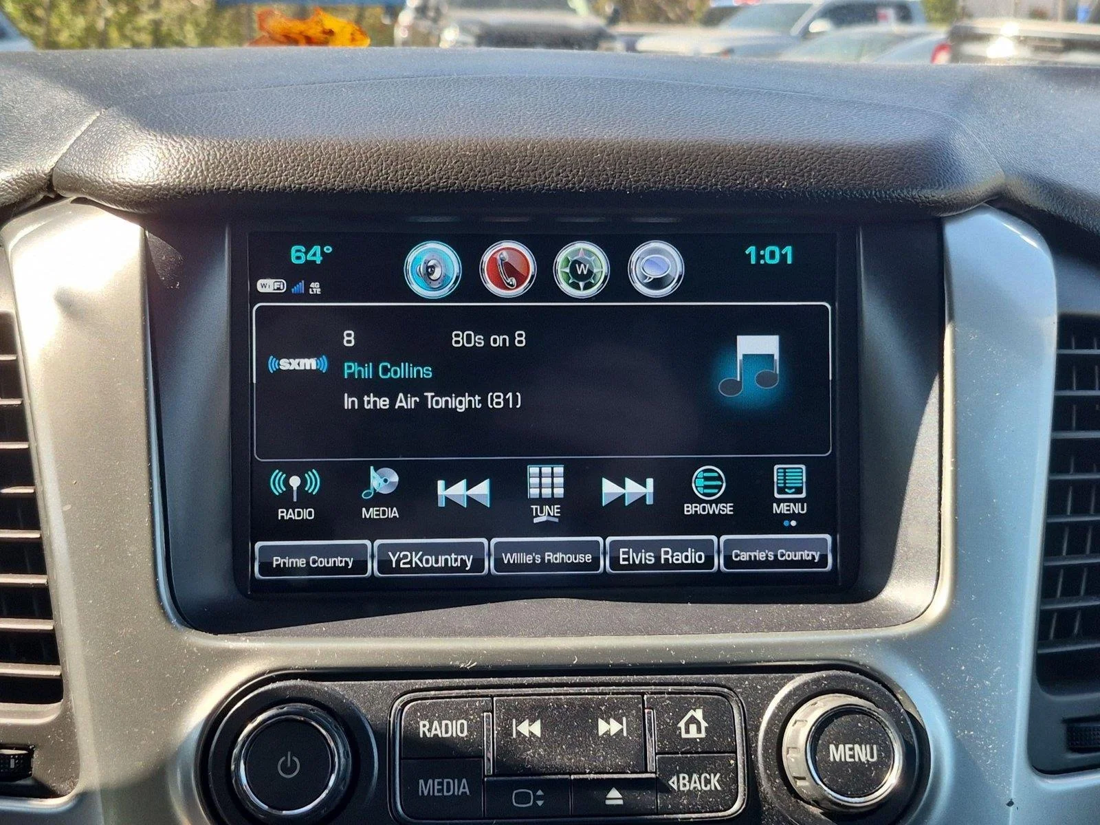 Used 2018 Silver Ice Metallic Chevrolet Premier image 24