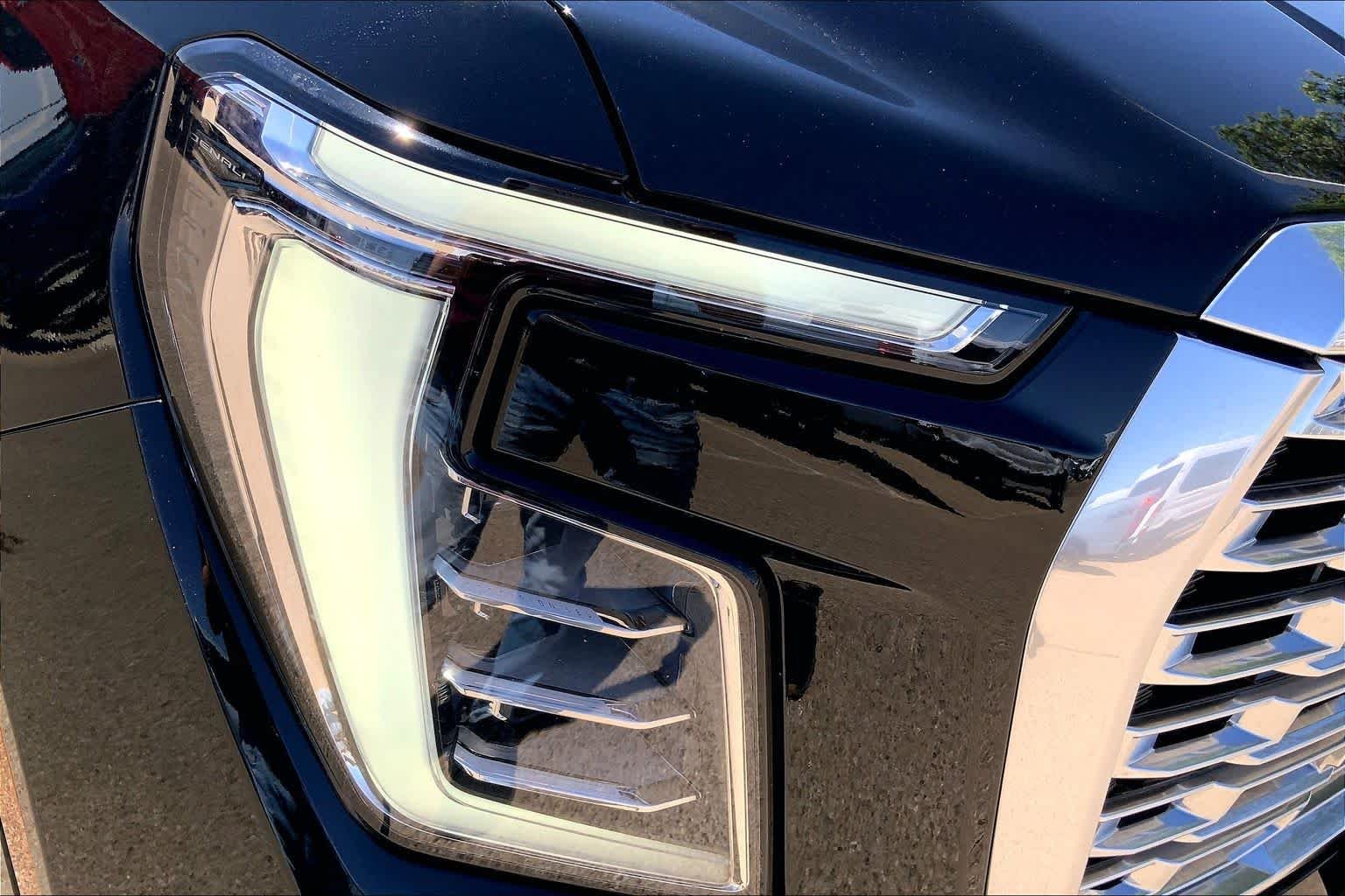 Used 2025 Onyx Black GMC Denali image 36