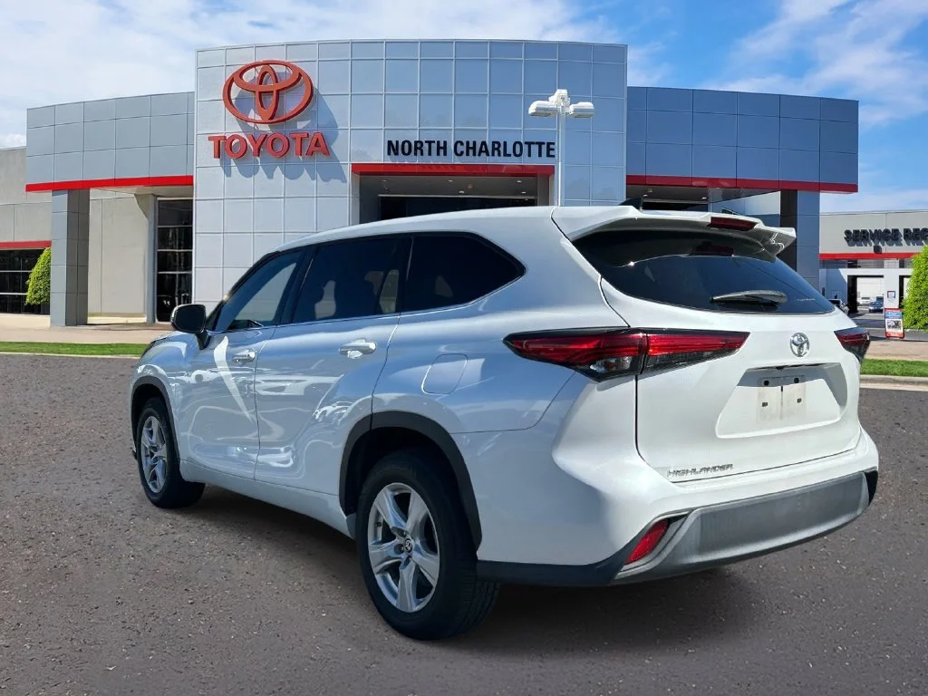 Used 2022 Beige Toyota L image 6