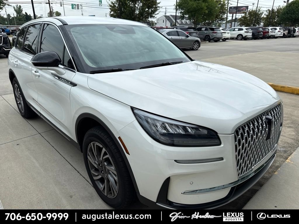 Used 2025 White Metallic Lincoln Premiere image 1