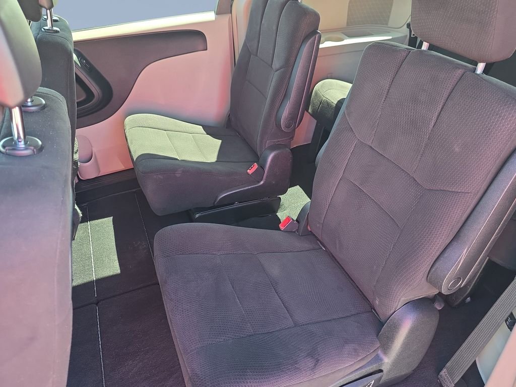 2011 Chrysler Town & Country Touring - Photo 27