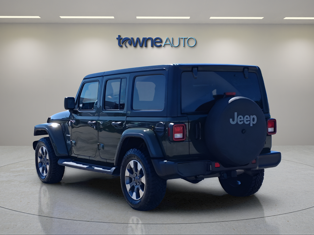 Used 2023 Green Jeep Sahara image 3