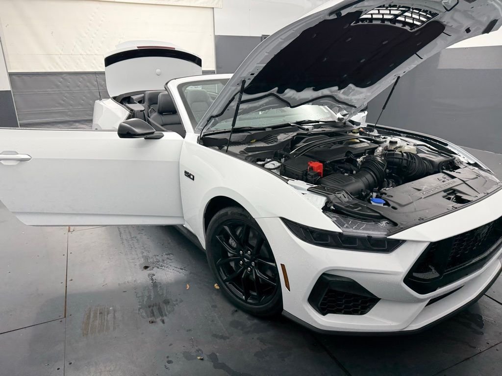 2025 Ford Mustang GT Premium Convertible - Photo 15