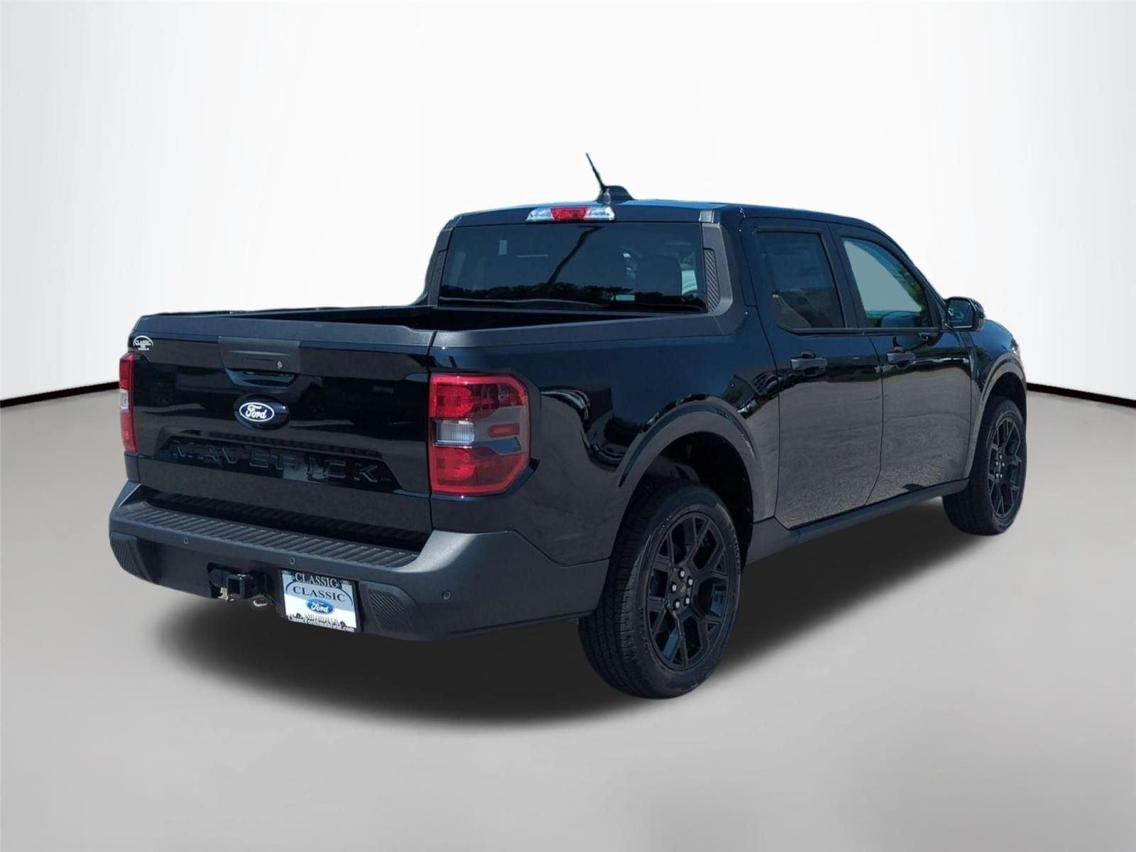 New 2026 Shadow Black Ford XLT image 5