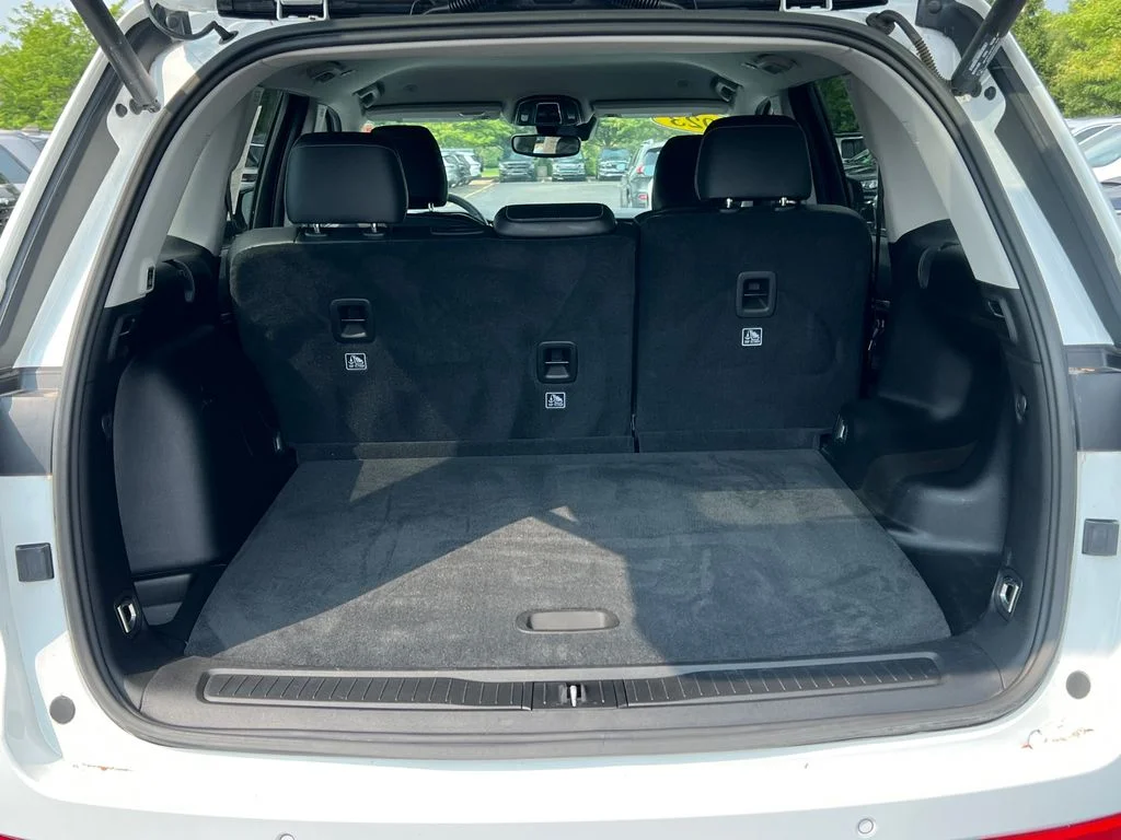 Used 2023 White Jeep Limited image 39