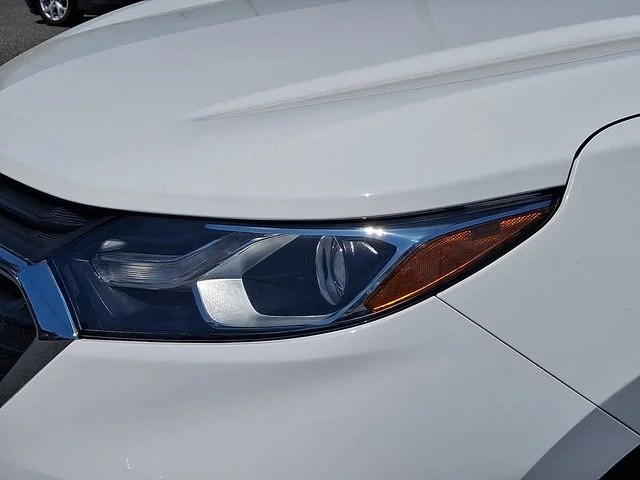 Used 2020 Summit White Chevrolet LS image 9
