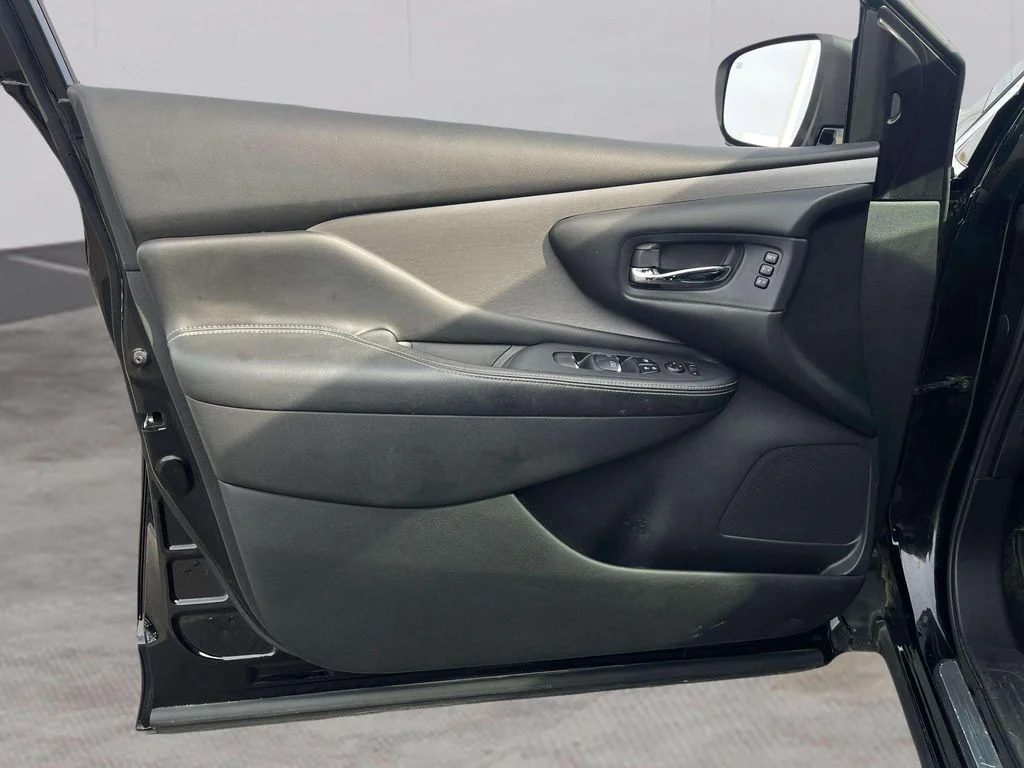 Used 2021 Magnetic Black Pearl Nissan SL image 21