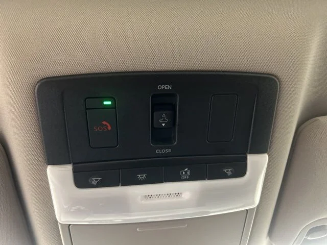 Used 2023 Silver Nissan 2.5 SV image 23