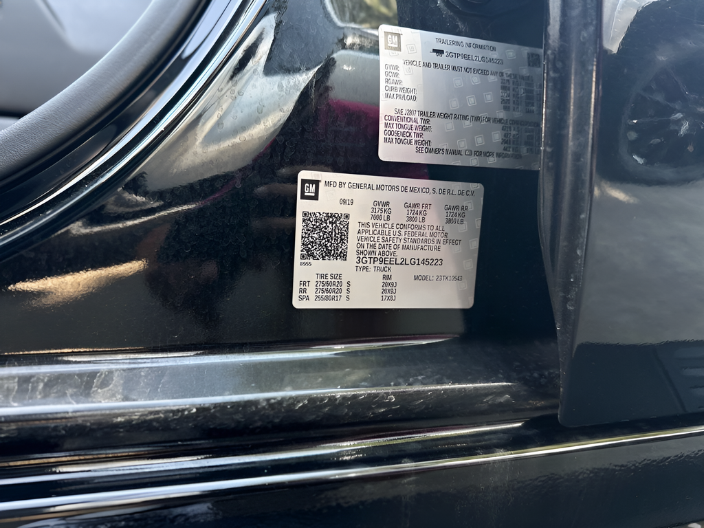 Used 2020 Black GMC AT4 image 27