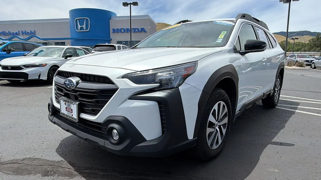 Used 2025 Crystal White Pearl Subaru Premium image 7