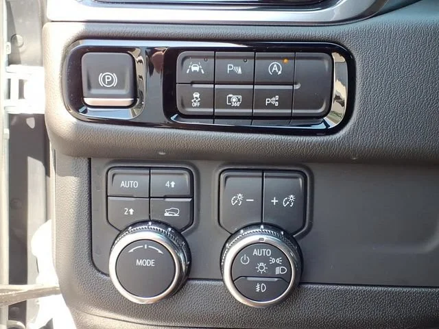 Used 2025 Summit White GMC Denali image 25