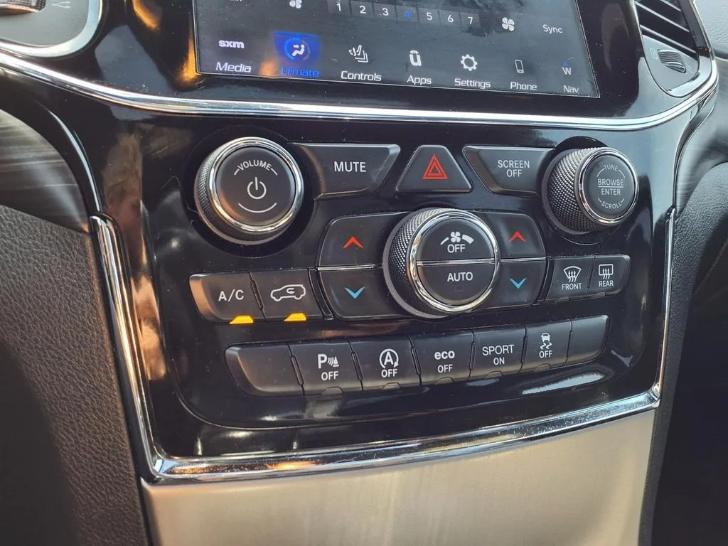 Certified Used 2021 Black Jeep Laredo X image 9