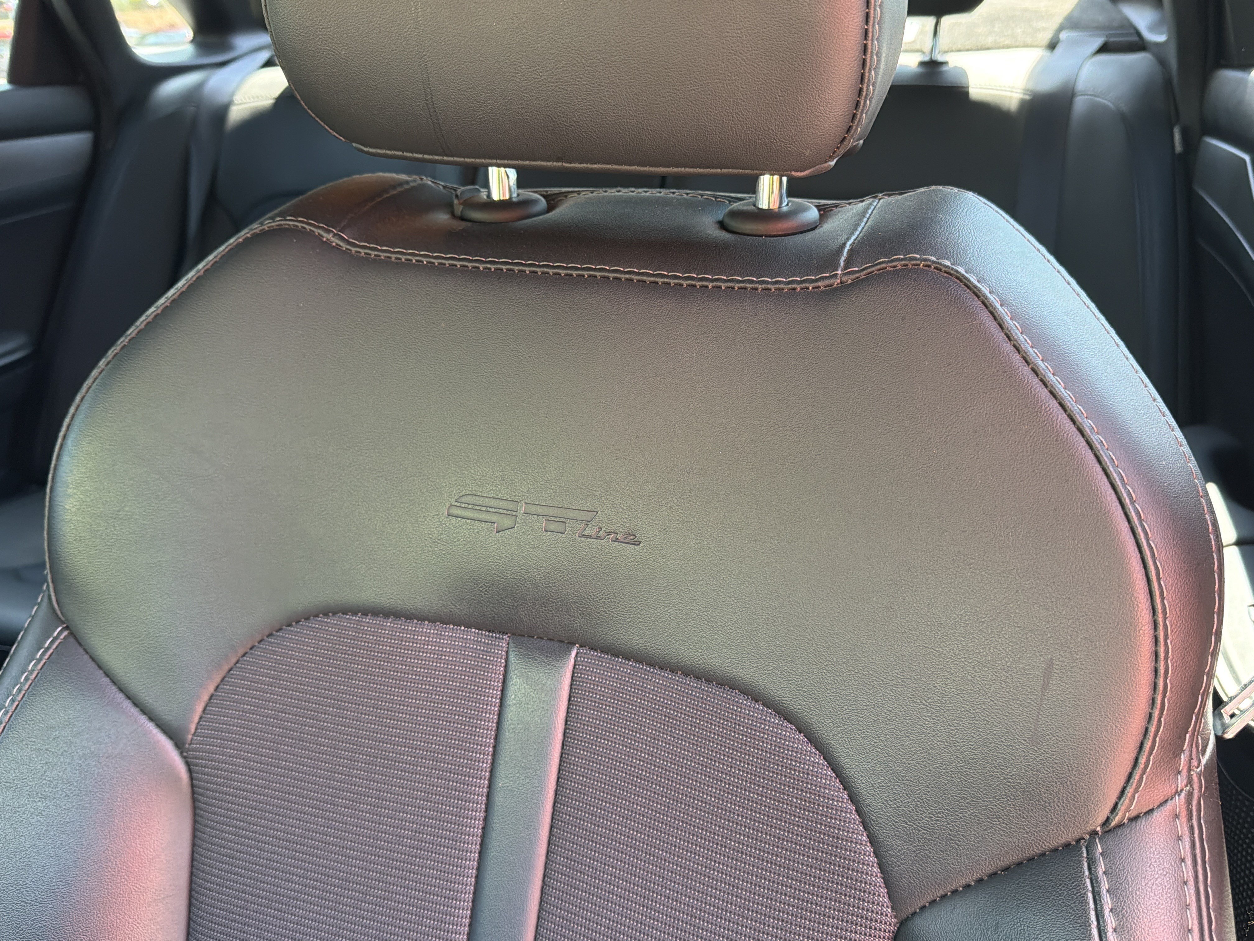 Used 2023 Glacial White Pearl Kia GT-Line image 18