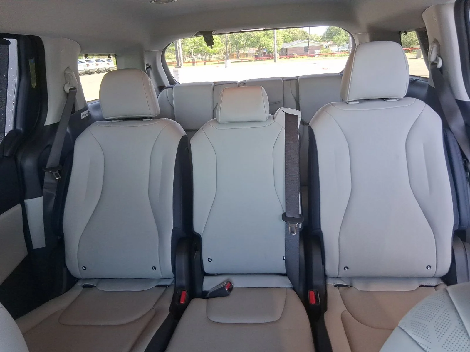 New 2026 White Kia EX image 23