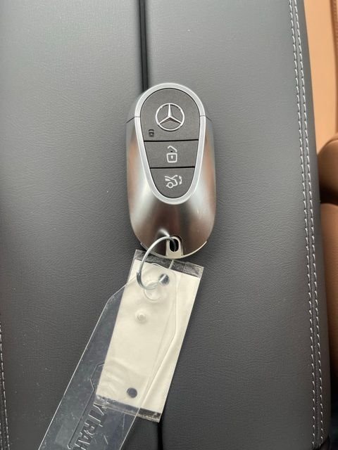 2025 Mercedes-Benz E-Class E350 - Photo 27