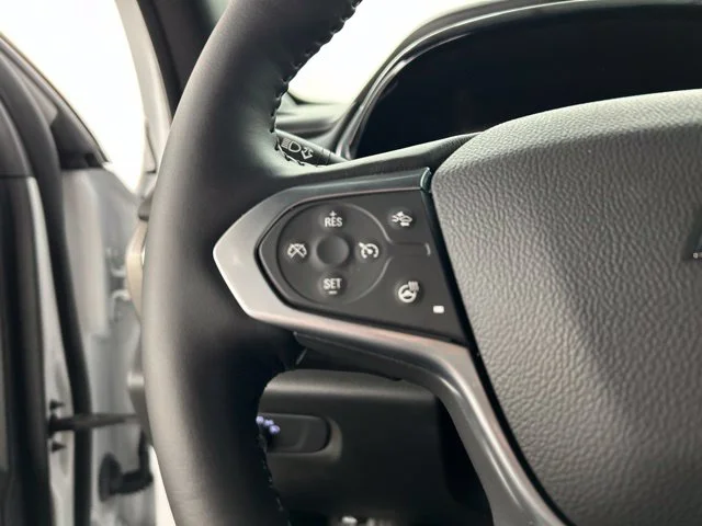 Used 2022 White Chevrolet Premier image 9