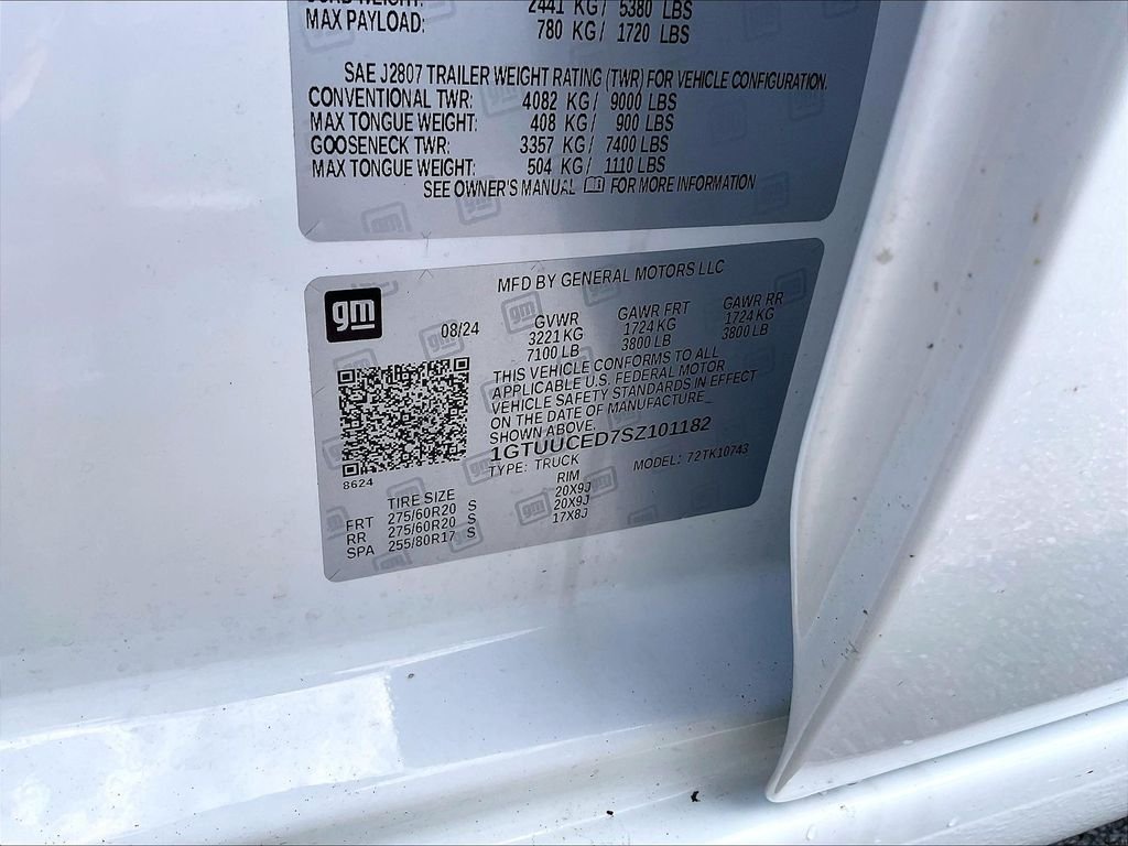 Used 2025 Summit White GMC Elevation image 32