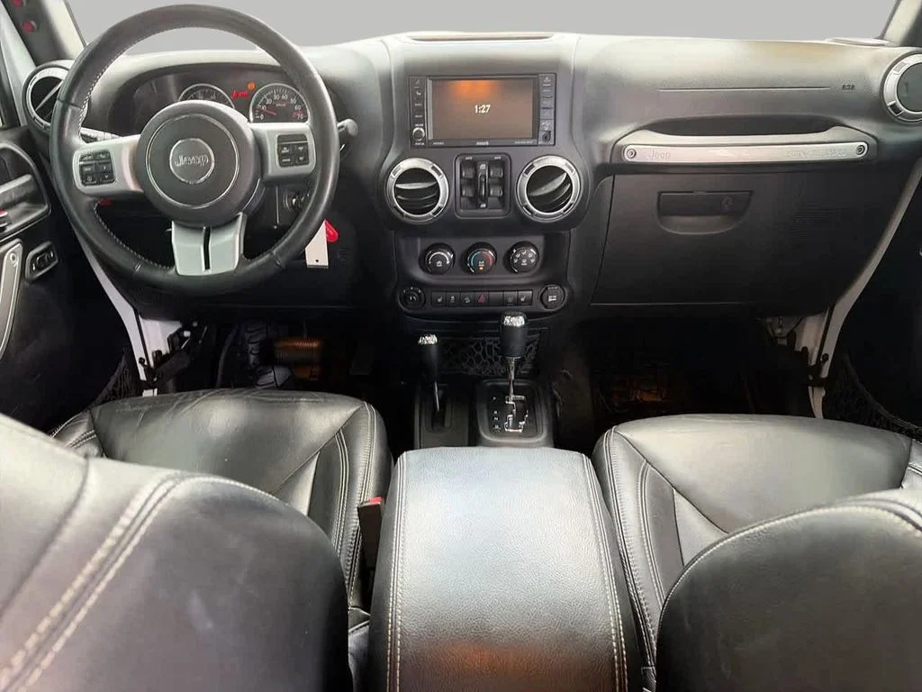 Used 2016 White Jeep Unlimited Rubicon image 9