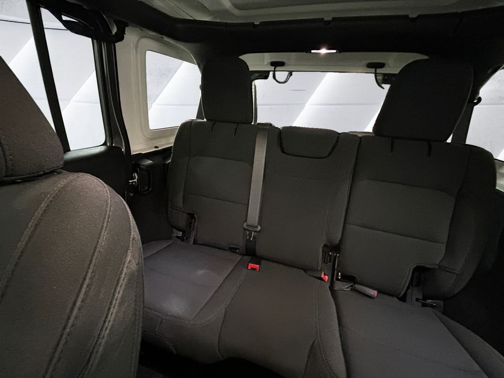 Used 2021 Gray Jeep Unlimited Sahara image 18