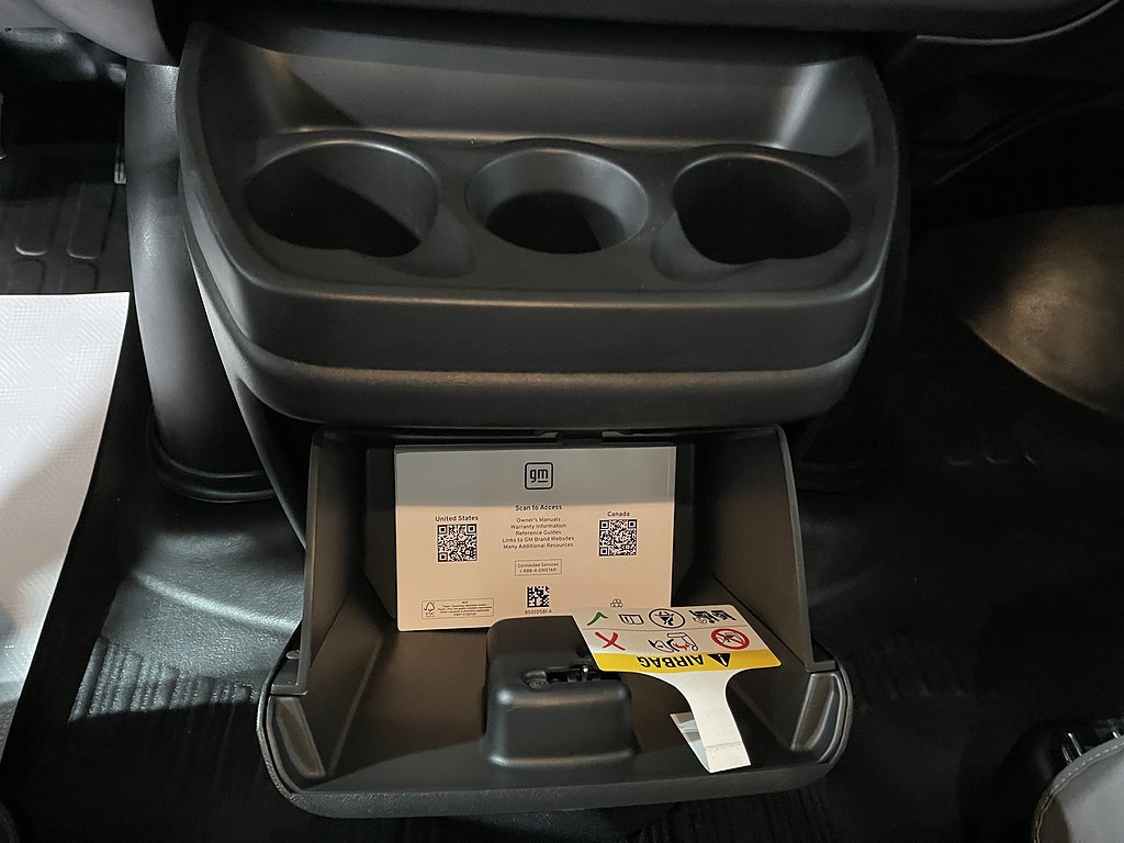New 2026 Summit White GMC Work Van image 23