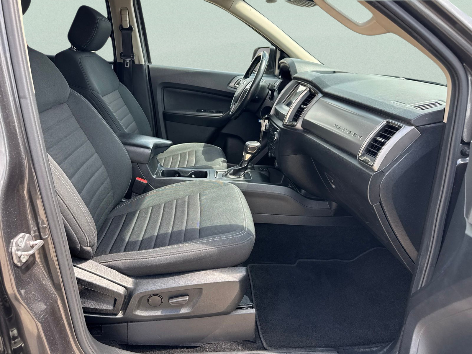 Used 2020 Gray Ford XLT image 30