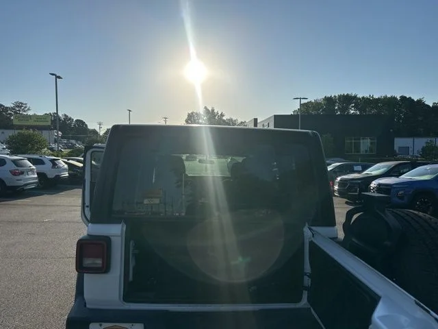 Used 2022 White Jeep Unlimited Sport image 13