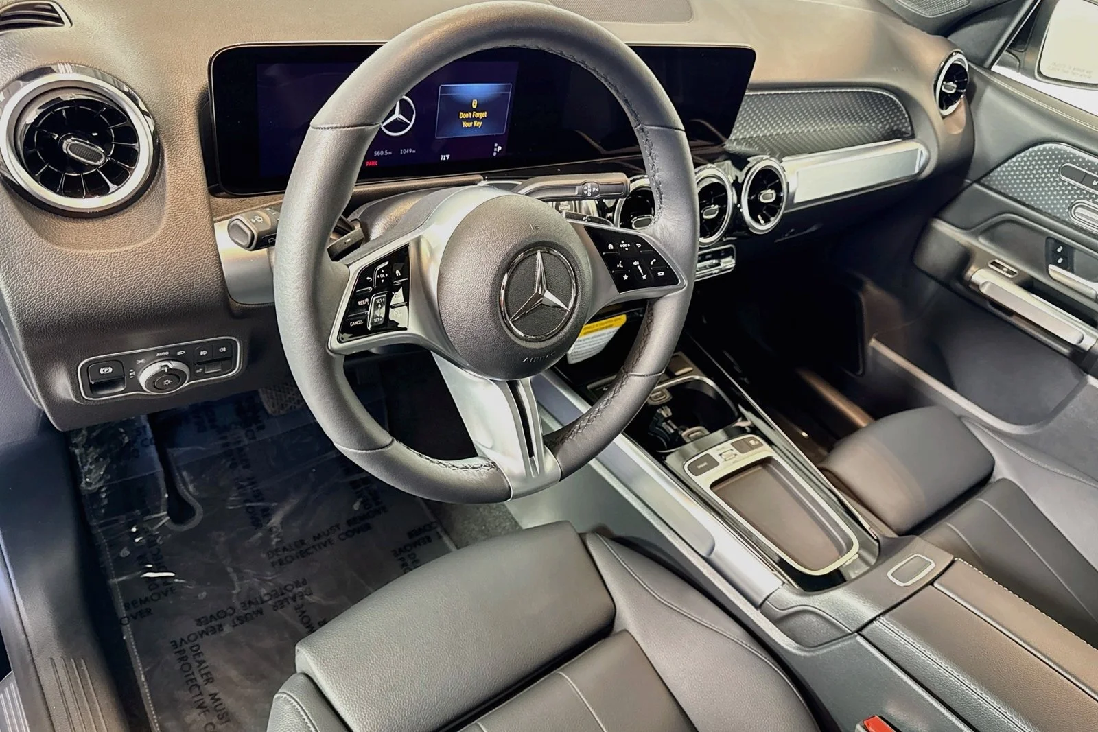 Used 2026 Night Black Mercedes-Benz GLB 250 image 9