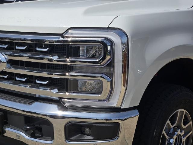 New 2026 Star White Metallic Tri-Coat Ford F-250® Lariat® image 25