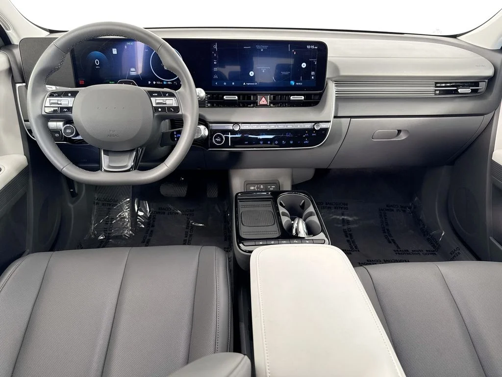 Used 2025 White Hyundai SEL image 21