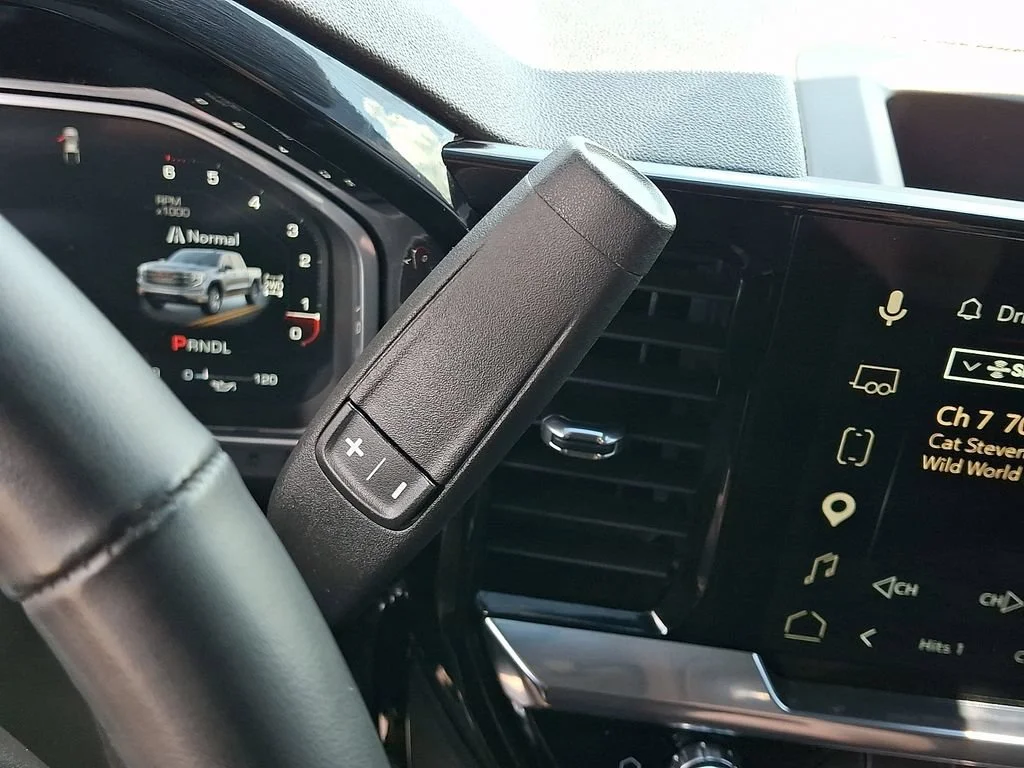 Used 2026 Summit White GMC Elevation image 22