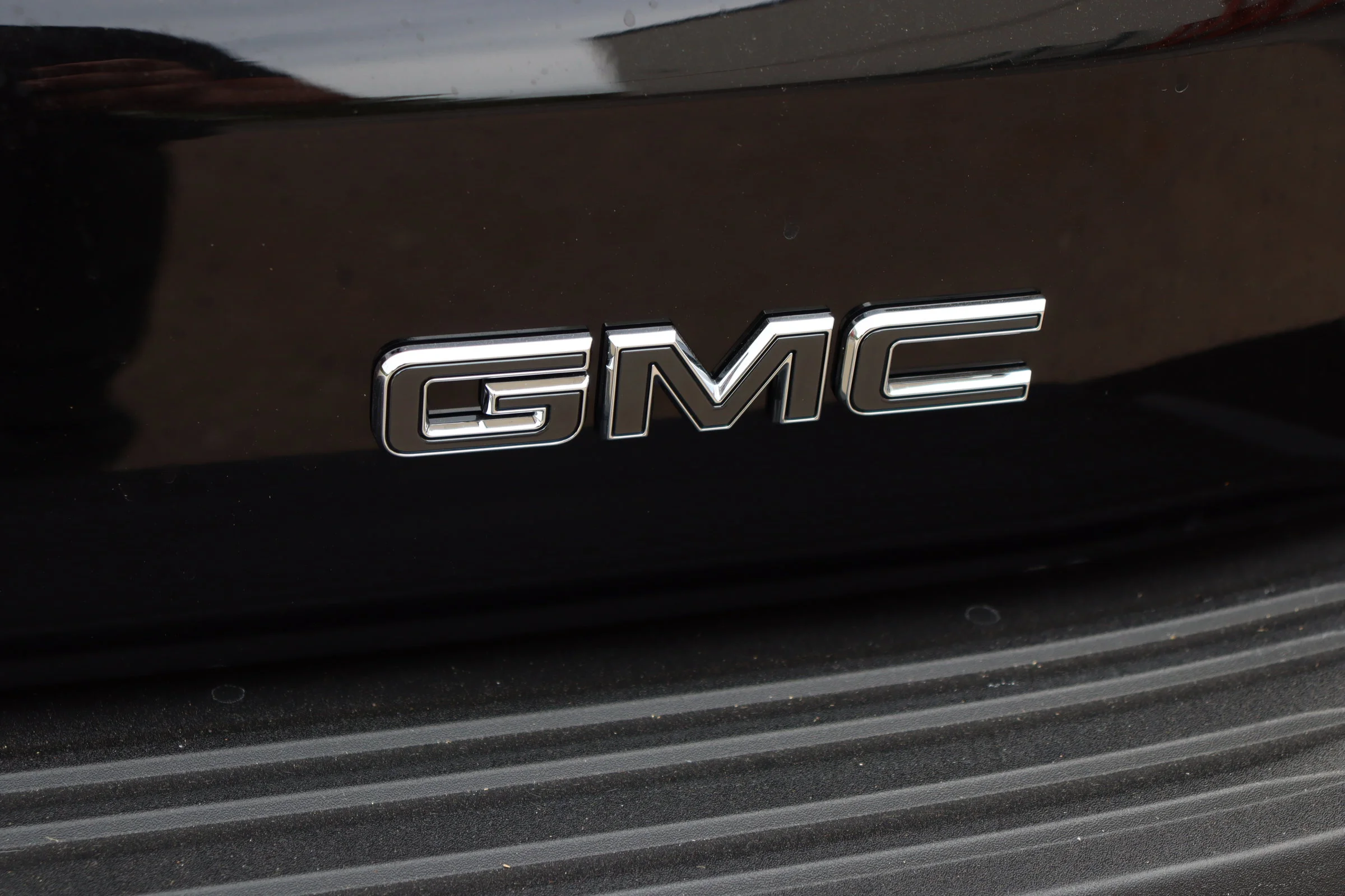 New 2026 Onyx Black GMC Denali Ultimate image 10