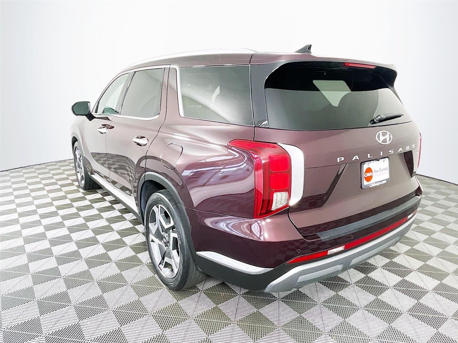 Used 2023 Sierra Burgundy Hyundai Limited image 7