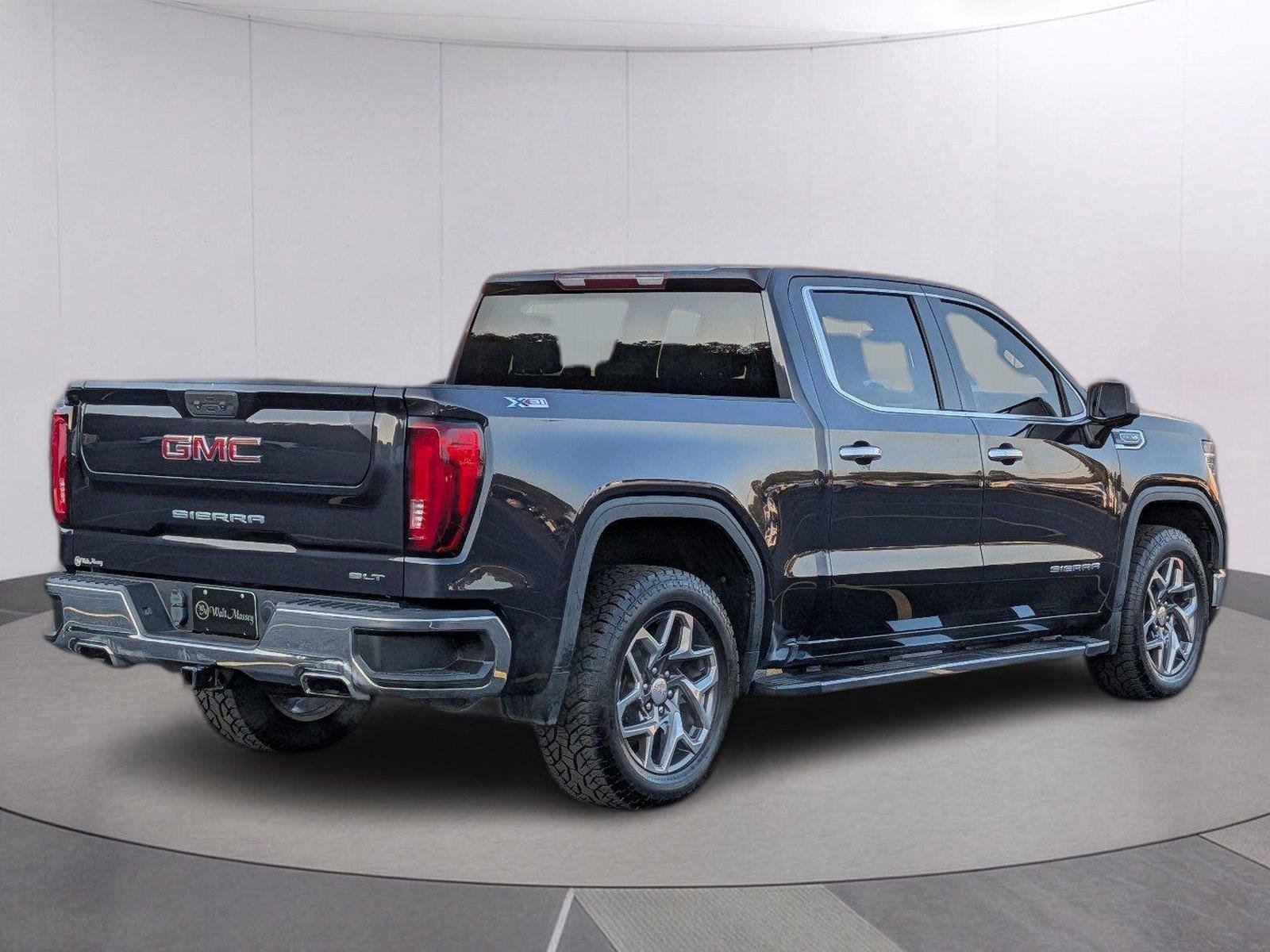 2023 GMC Sierra 1500 SLT - Photo 6