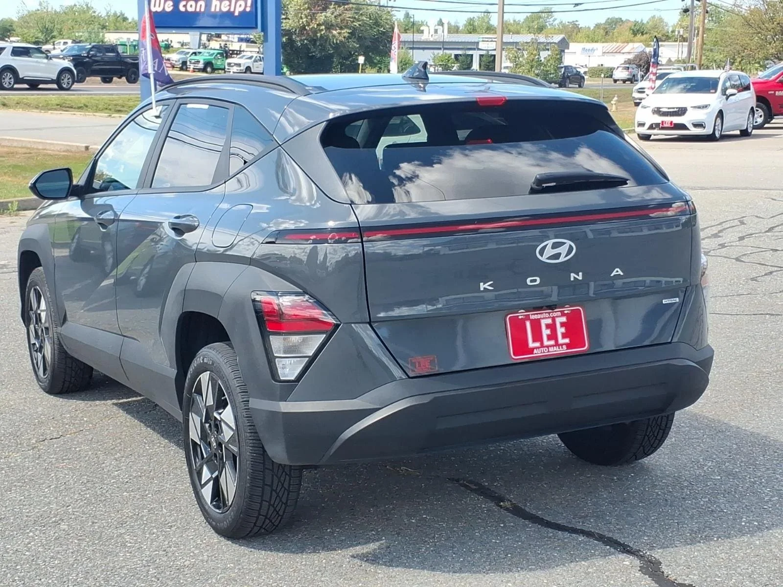 Used 2025 Gray Pearl Hyundai SEL image 6