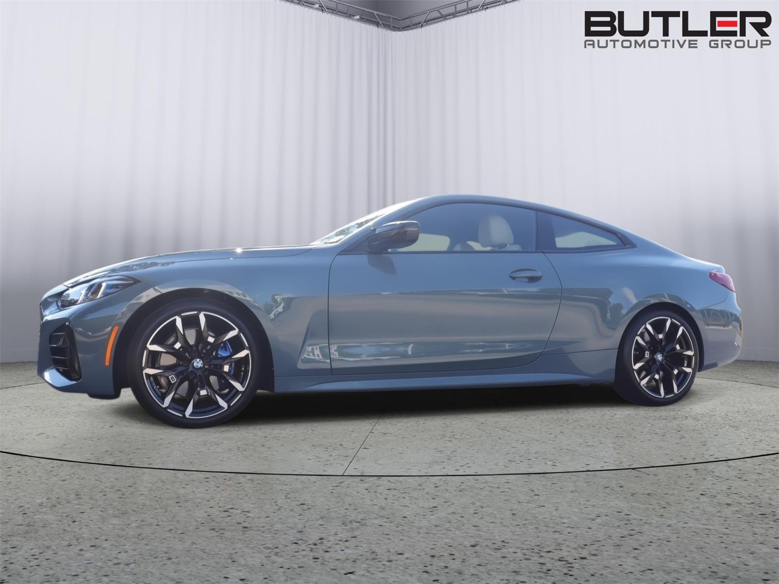 Used 2025 Cape York Green Metallic BMW M440i image 39