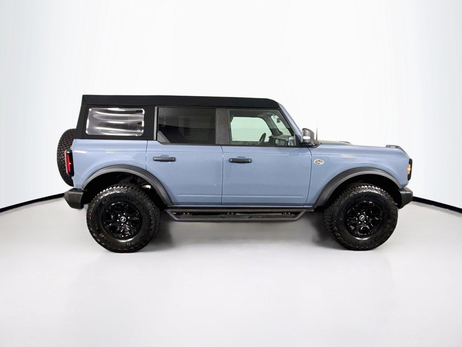 Used 2023 Azure Gray Metallic Tri-Coat Ford Wildtrak image 10