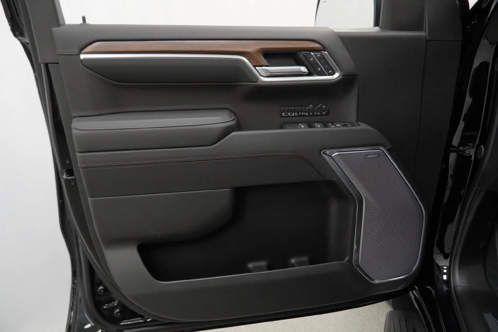 New 2026 Black Chevrolet High Country image 31