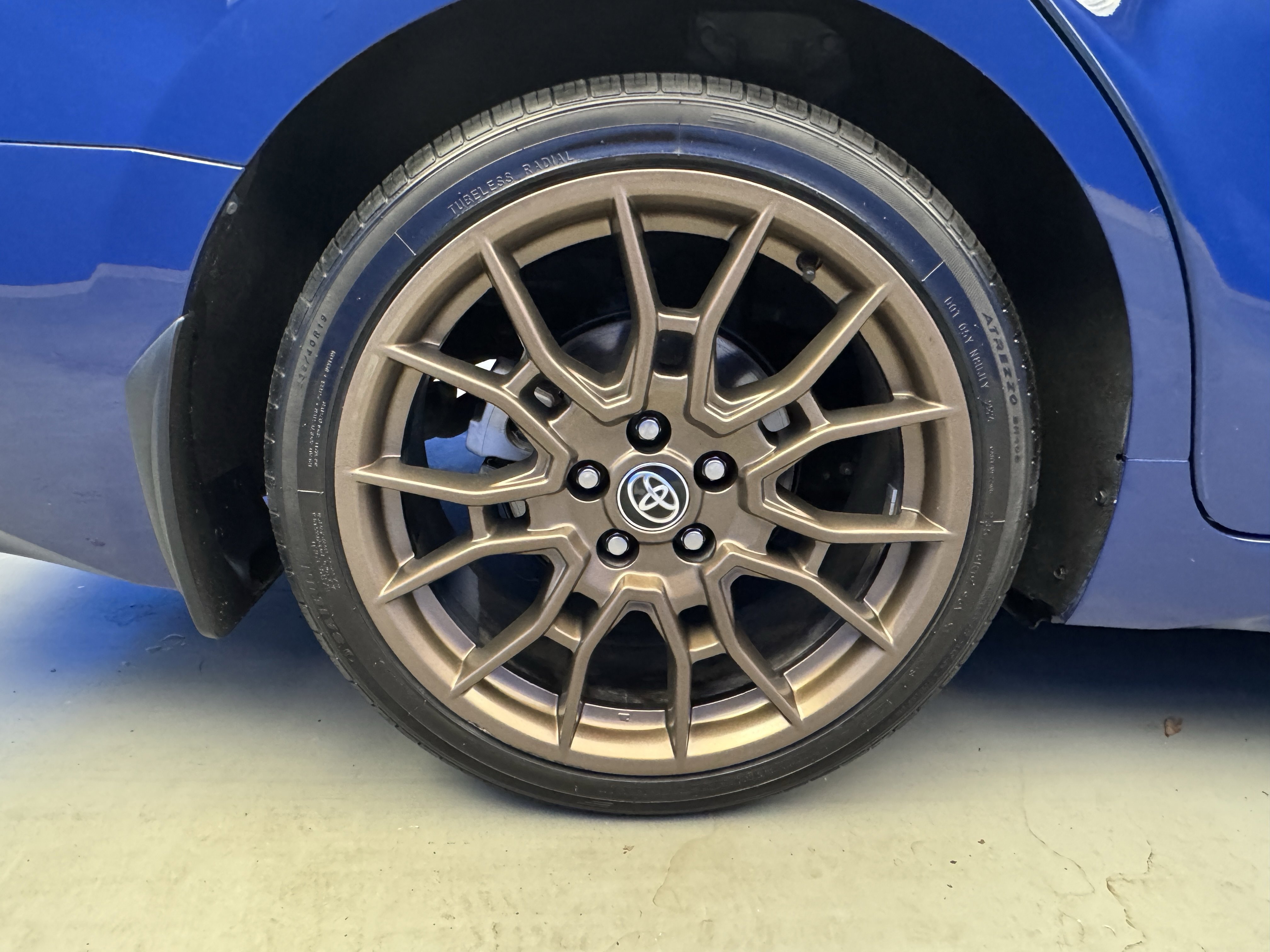 2023 Toyota Camry SE photo 2