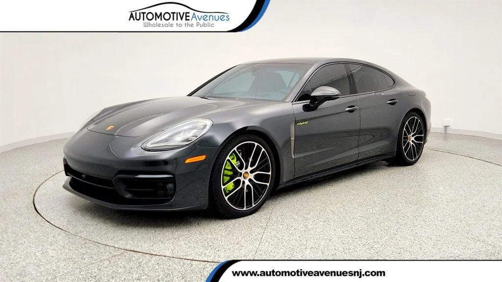2023 Porsche Panamera 4 E-Hybrid Platinum Edition's photo