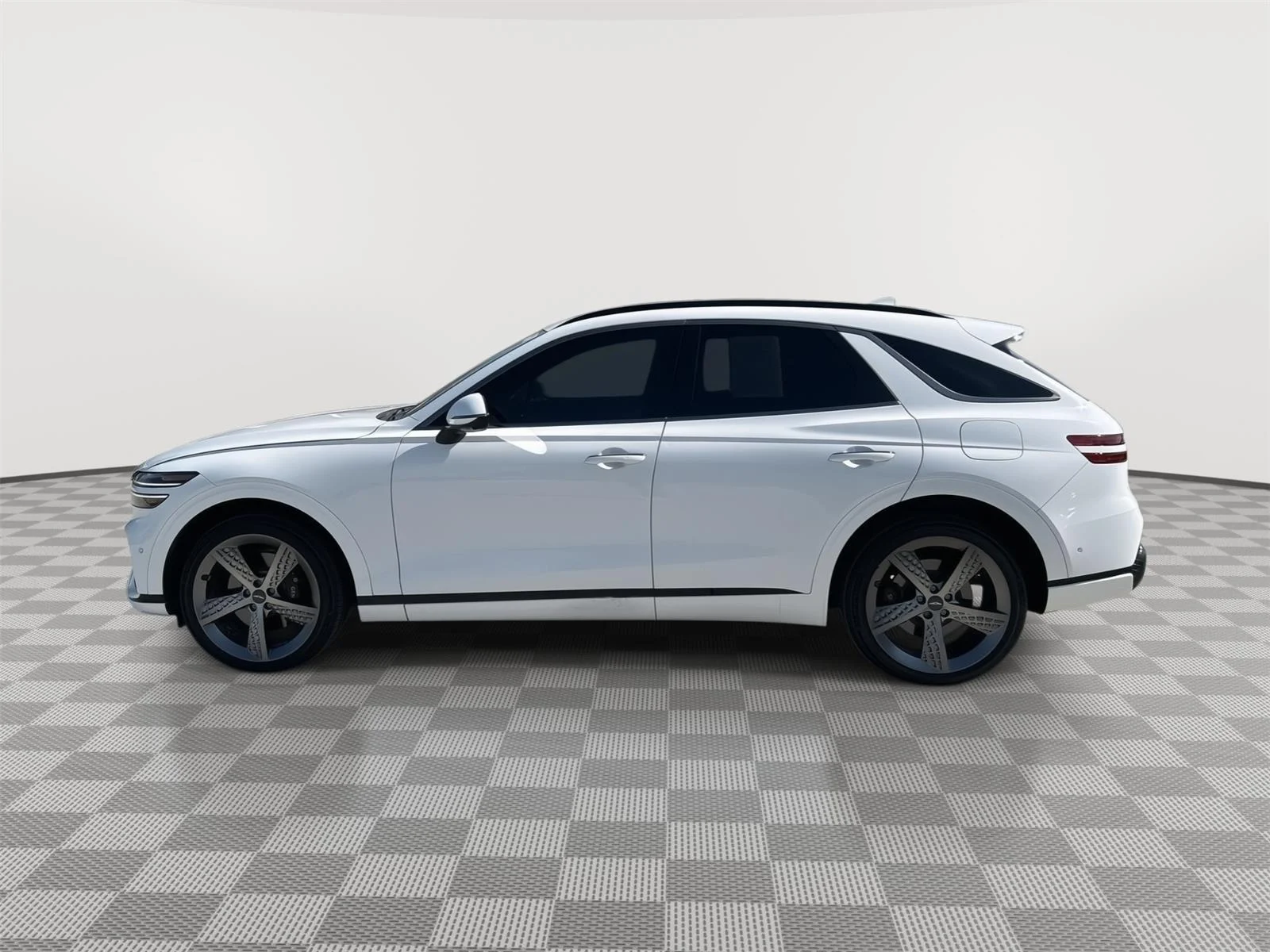 Used 2023 Alta White Genesis 2.5T image 3