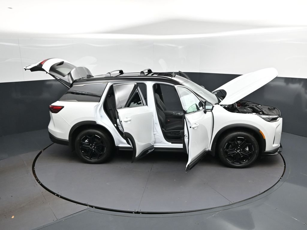 New 2027 2T RAD WHT INFINITI Sport AWD image 52