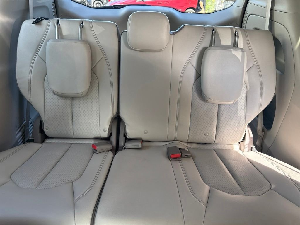 Used 2017 Red Chrysler Touring L Plus image 21