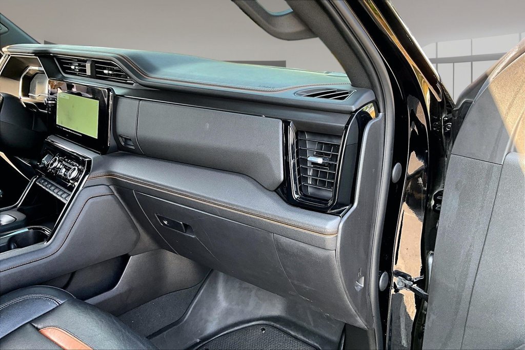 Used 2022 ONYX BLACK GMC AT4 image 16