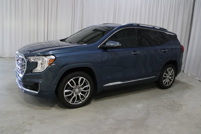 Used 2024 Downpour Metallic GMC Denali image 31