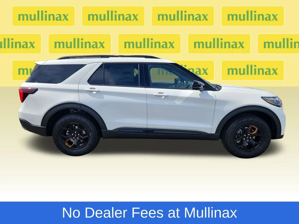 New 2026 White Ford Tremor image 2