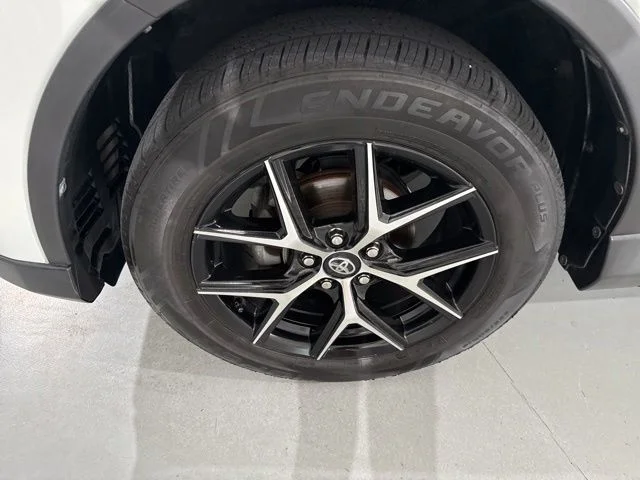 Used 2017 White Toyota LE image 5