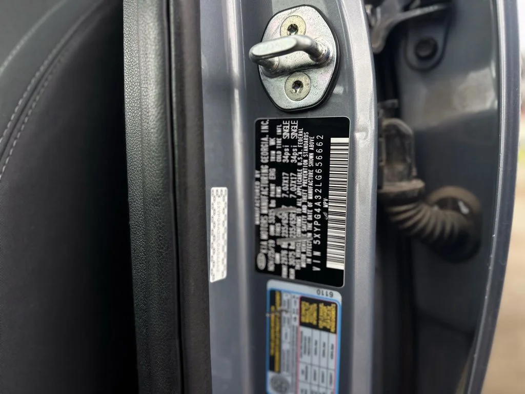 Used 2020 Silver Kia L image 25