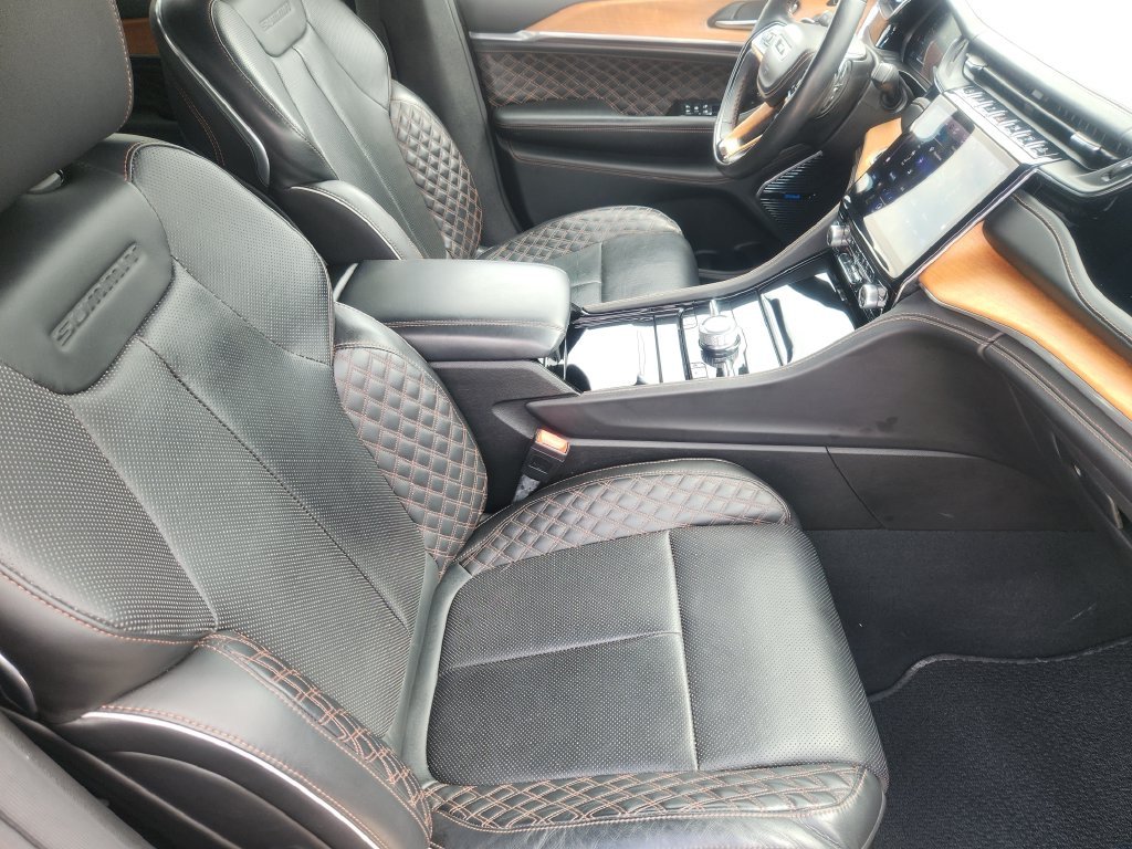 Used 2023 Black Jeep Summit Reserve image 24