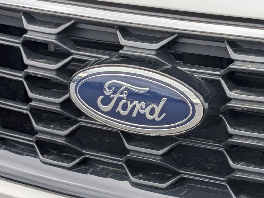 New 2026 Star White Metallic Tri-coat Ford ST-Line image 11