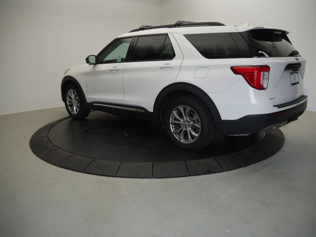 Used 2021 White Metallic Ford XLT image 3